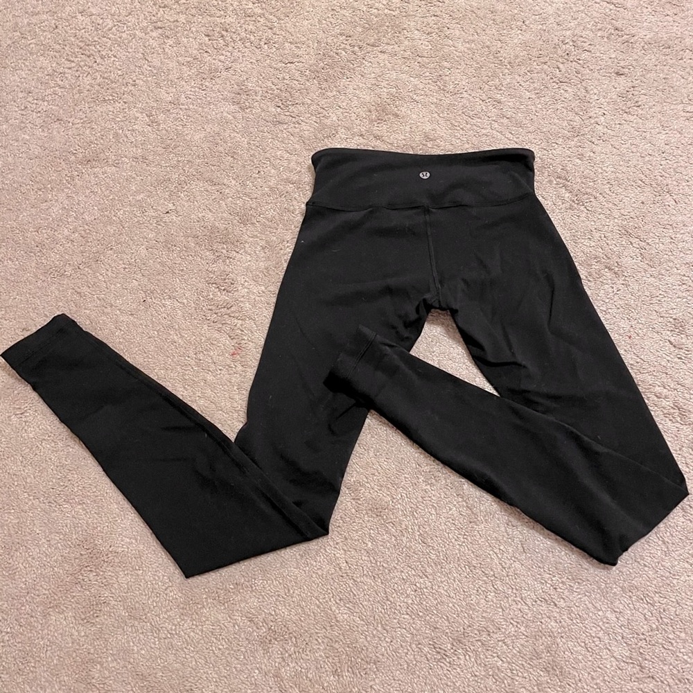 Black lulu lemon leggings